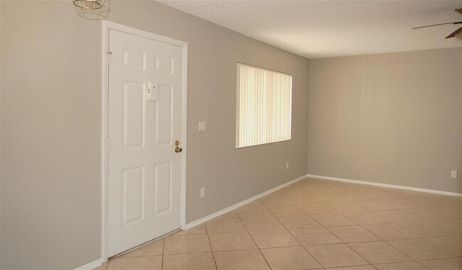 Building Photo - 3300 Fox Chase Cir