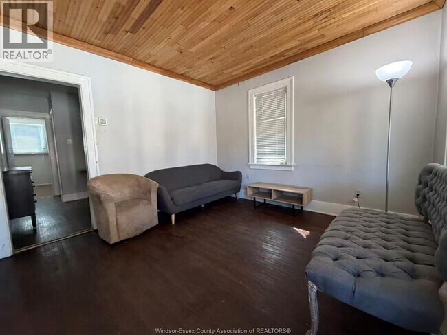 Photo du bâtiment - 1757 Rooney St