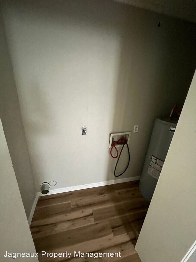 Foto del edificio - 3 br, 2 bath House - 2135 Division Rd