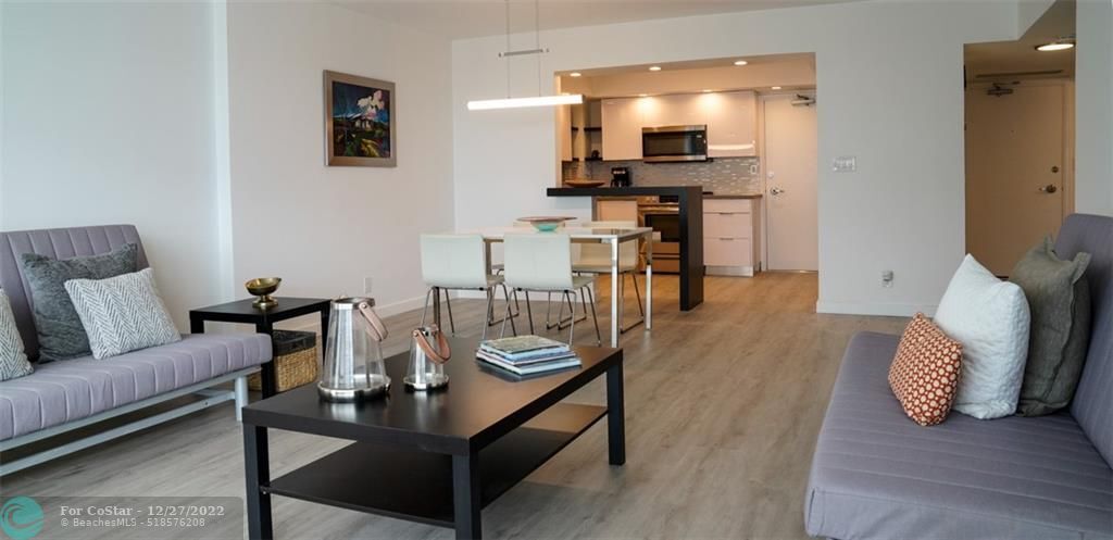 Fort Lauderdale, 
                        , –