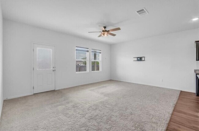 Foto del edificio - 13400 John Calhoun Dr