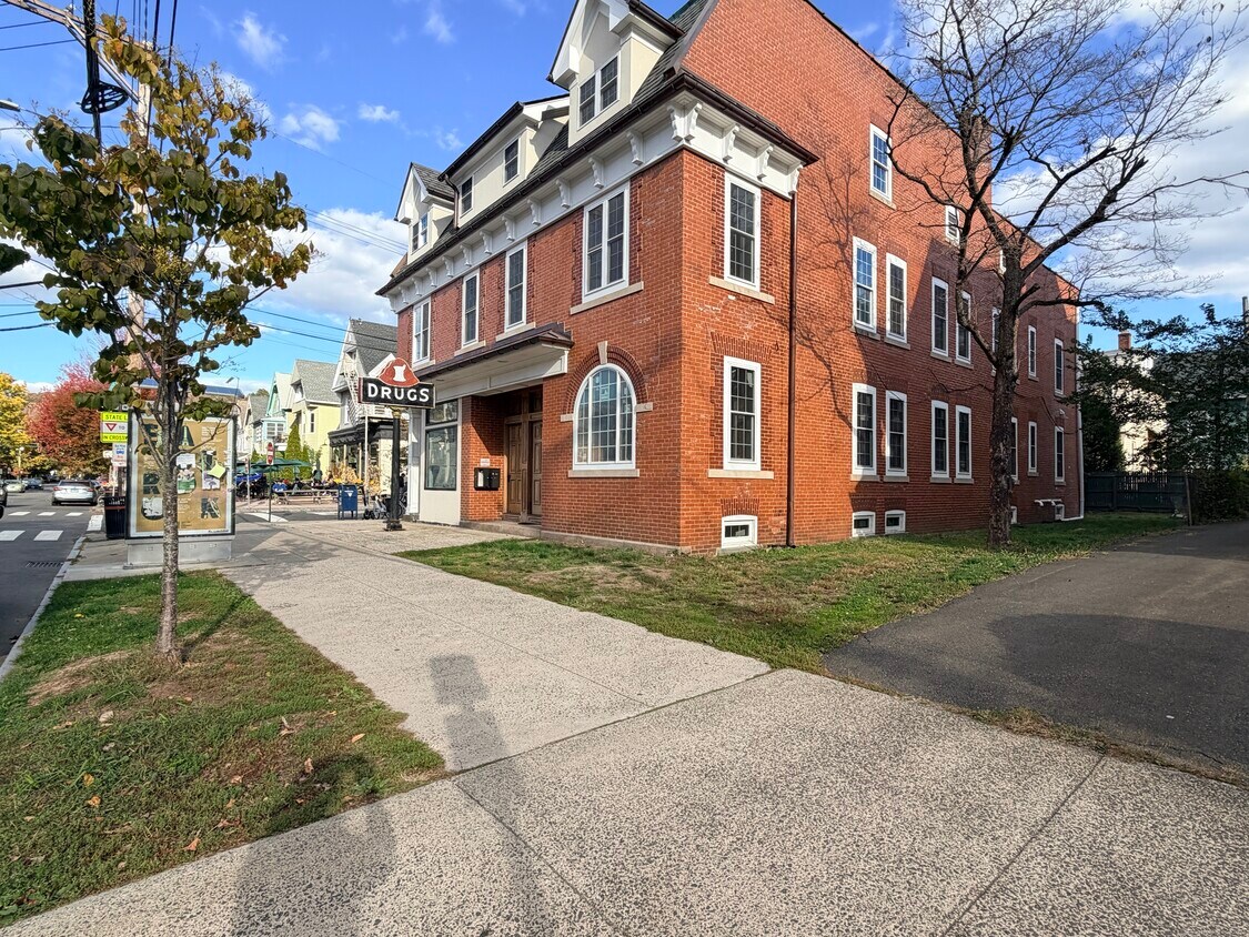 Foto principal - 765 Orange St