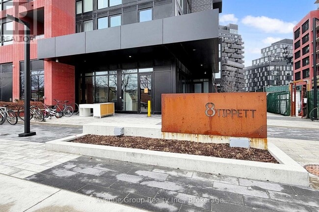 Building Photo - 8 Tippett Rd