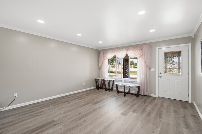 Foto del edificio - 11460 Greendale Dr