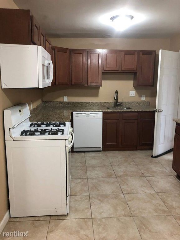 Building Photo - 3 br, 1 bath House - 9120 Trafalgar St