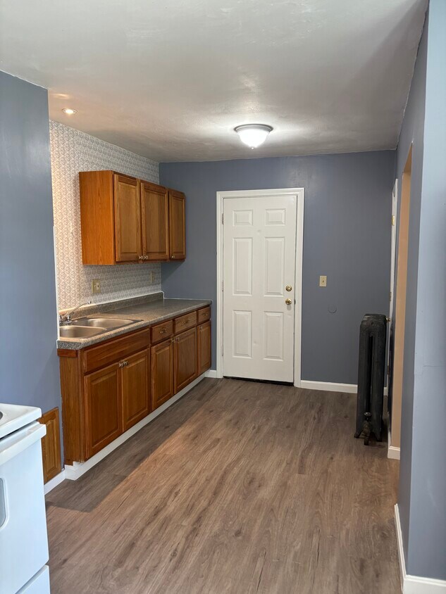 kitchen - 2 Parkin Ave