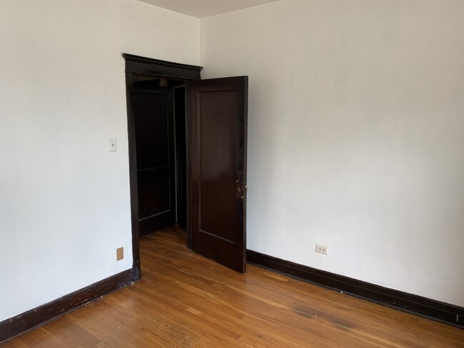 Building Photo - 3646 N Kilpatrick Ave