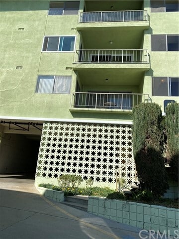 Primary Photo - 1301 S Atlantic Blvd