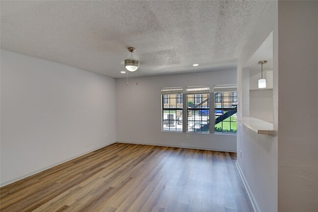 Building Photo - 800 Heights Blvd