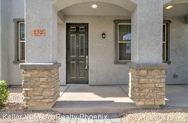 Building Photo - 4 br, 3 bath House - 232 North 56th Place