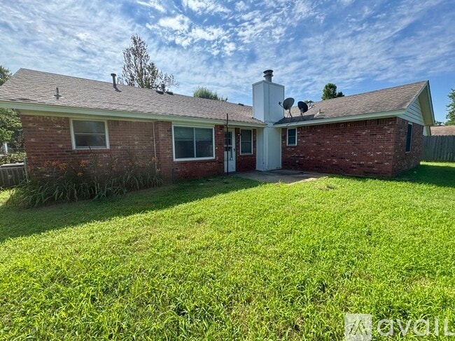 Building Photo - 915 Oak Hill Rd