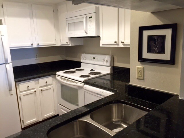 Kitchen - 235 6th St NW