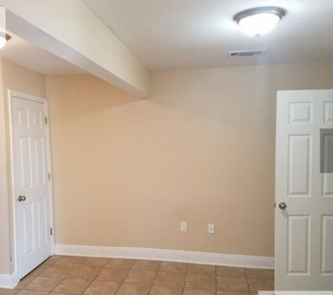 Foto del edificio - 4435 Wilson Ave