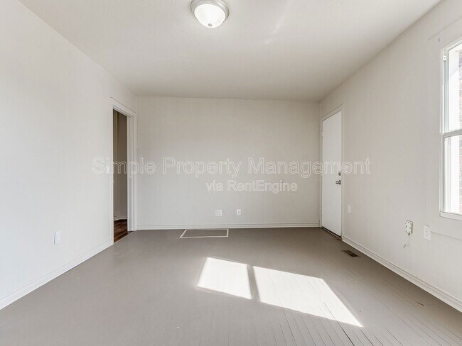 Foto del edificio - 517 E Boeing Dr