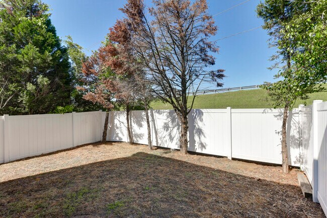 Foto del edificio - 107 Gavinshire Rd