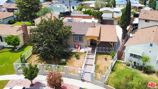 Foto del edificio - 8149 Alcove Ave
