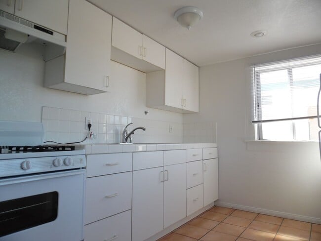 Building Photo - 1BR 1BA Apartment in Point Loma - 1 Assign...
