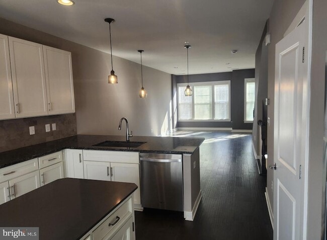 Photo - 147 Decoverly Dr Townhome