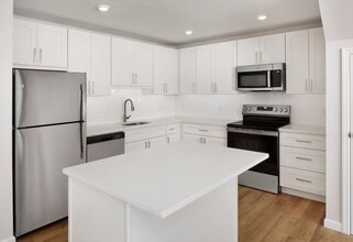 Building Photo - Spruce Pond Country Club Apartments