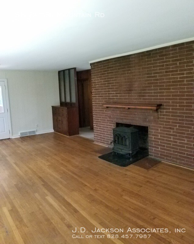 Building Photo - 156 Patton Mountain Rd