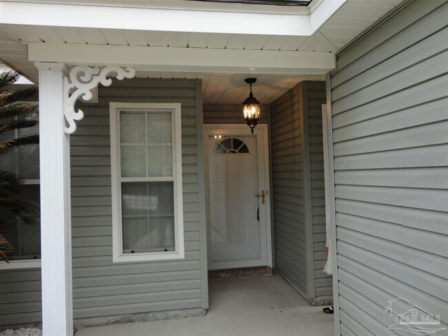 Building Photo - 1633 Governor's Dr
