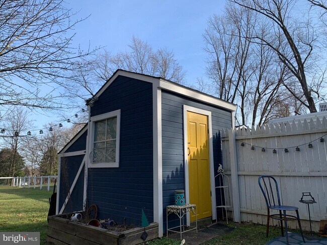 Building Photo - 41809 Stumptown Rd