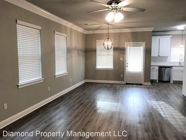Building Photo - 3 br, 2.5 bath House - 606 Perfect Place