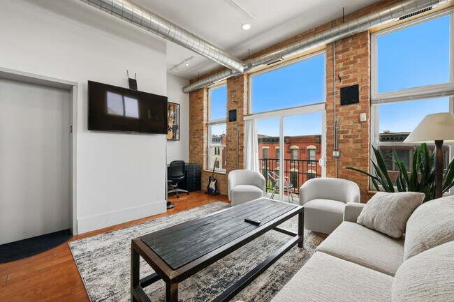 Foto del edificio - 1541 N Milwaukee Ave