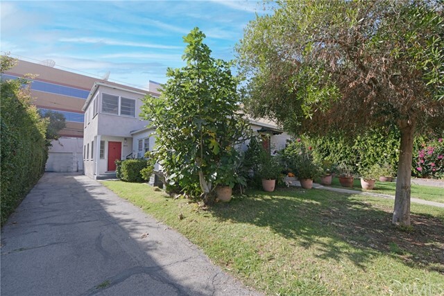 Building Photo - 1435 S Bentley Ave