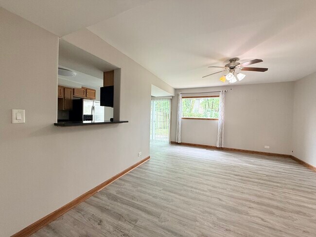 Foto del edificio - 229 Juniper Ln