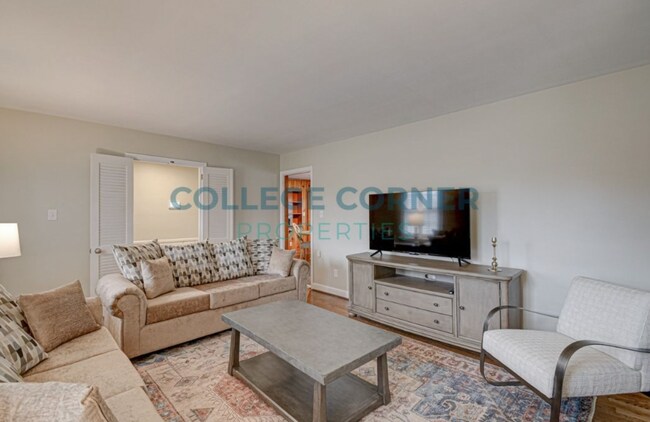 Foto del edificio - 809 Minorcas Rd