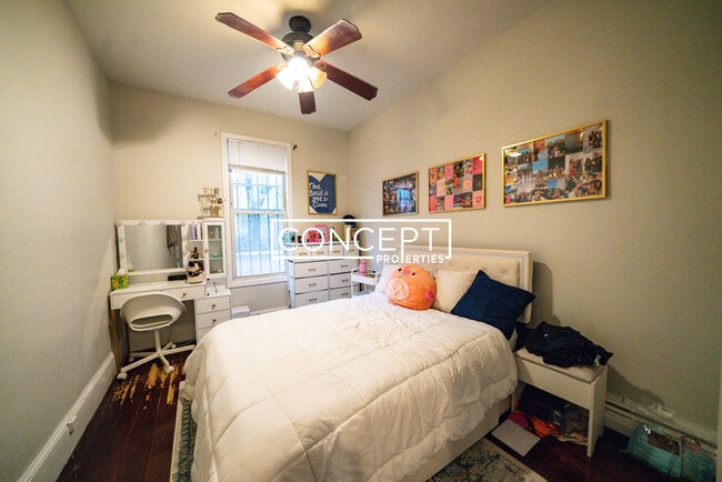 Building Photo - 717 Parker St