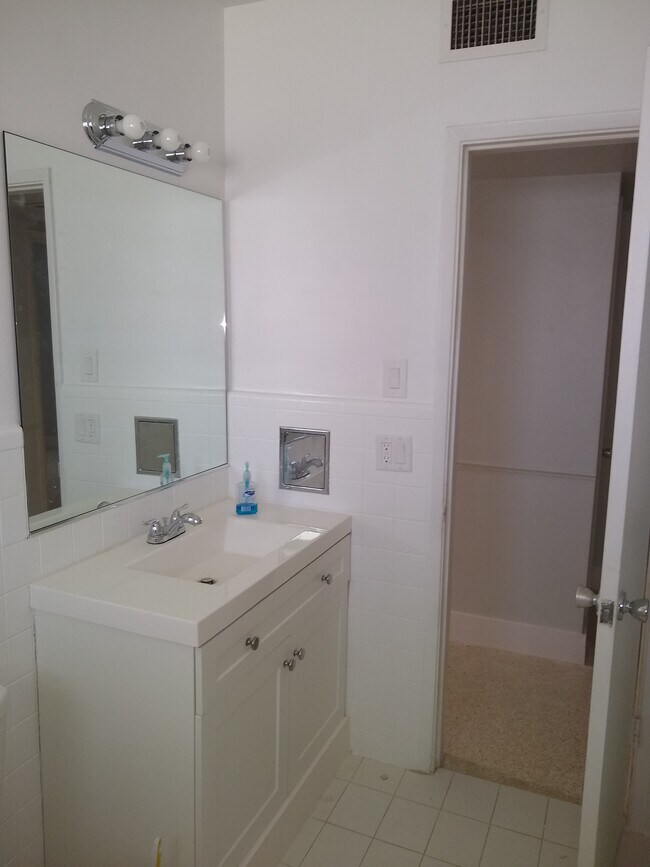 Bathroom - 2238 Adams St