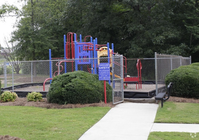 Building Photo - Oakvale Apartments
