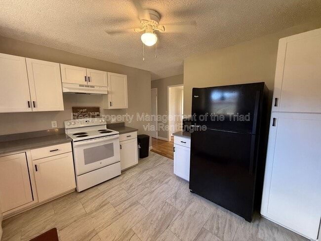 Building Photo - 2563 Wood Valley Rd