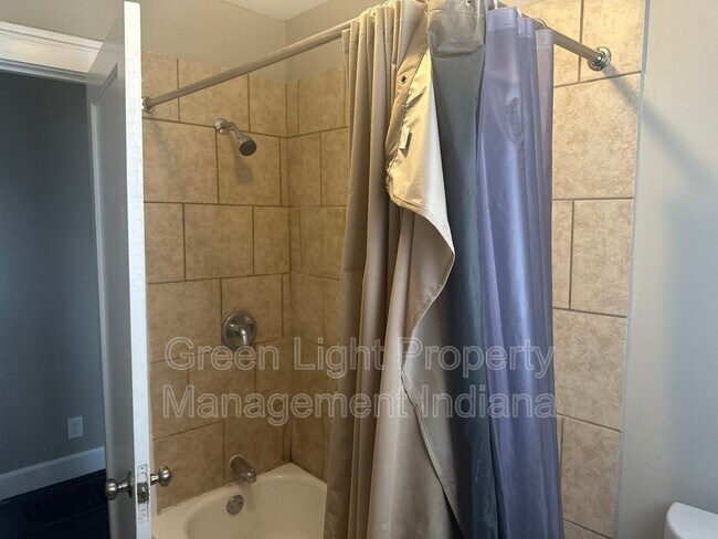 Foto del edificio - 1703 Johnson Ave