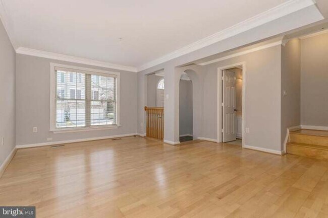Foto del edificio - 2439 Rippling Brook Rd