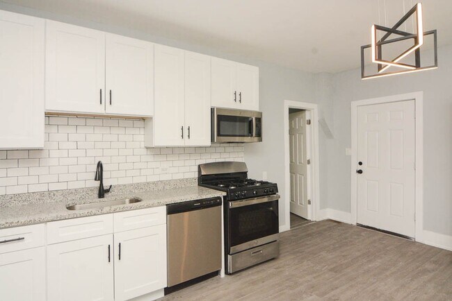 Foto del edificio - 2659 W Homer St