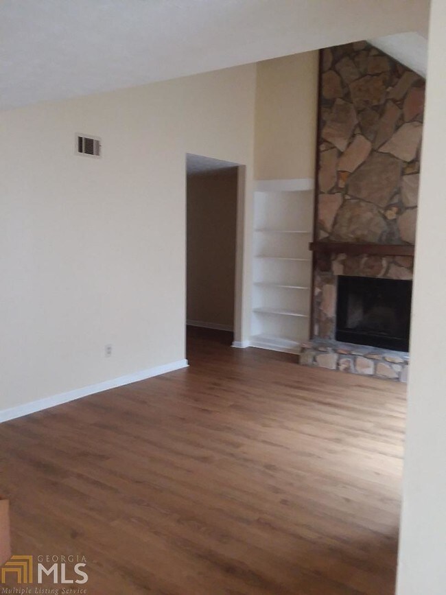 Building Photo - 808 Heritage Oaks Dr