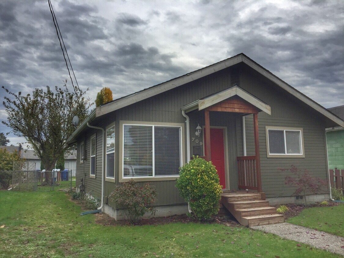 709 Cherry Ave, Sumner, WA 98390 House Rental in Sumner, WA