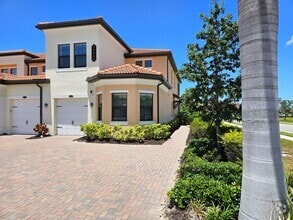 Building Photo - 10042 Crooked Crk Dr