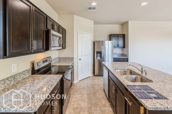Building Photo - NOW AVAILABLE! - 4870 East Argentite Stree...