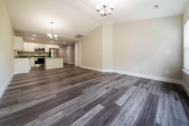 Building Photo - 712 Lamina Dr