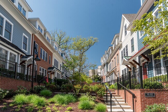 Foto del edificio - 42 Ellsworth Heights St