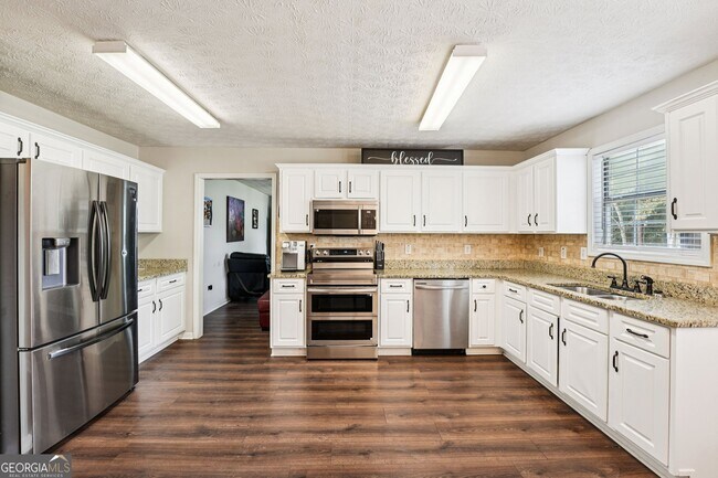 Foto del edificio - 12203 Crestwood Ct