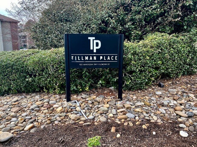 Foto del edificio - Tillman Place, 533
