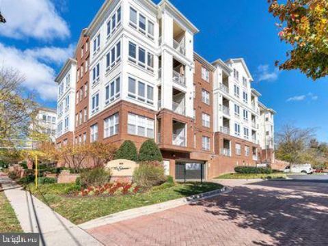 Building Photo - 801 S Greenbrier St