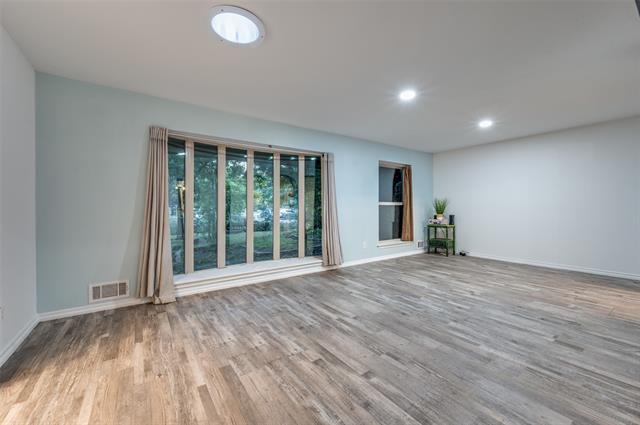Foto del edificio - 8327 Coolgreene Dr