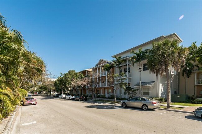 Building Photo - 1340 SW 2nd Ct
