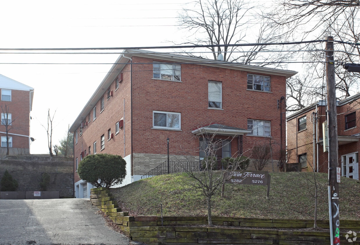 Primary Photo - 5276-5282 Montgomery Rd